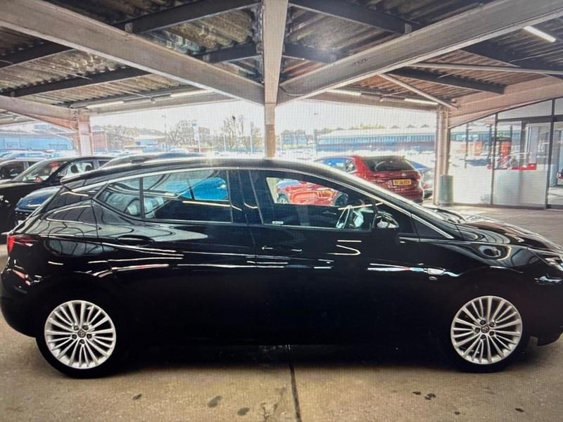 Used Vauxhall Astra Elite 150 HP (110 kW) 2017 Black Hatchback