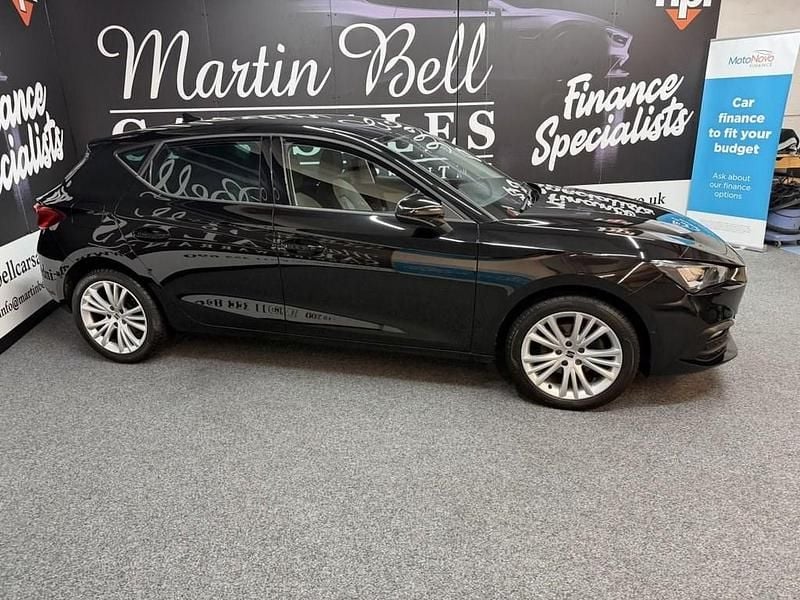 Used Seat Leon SE Dynamic 110 HP (80 kW) 2021 Black Hatchback