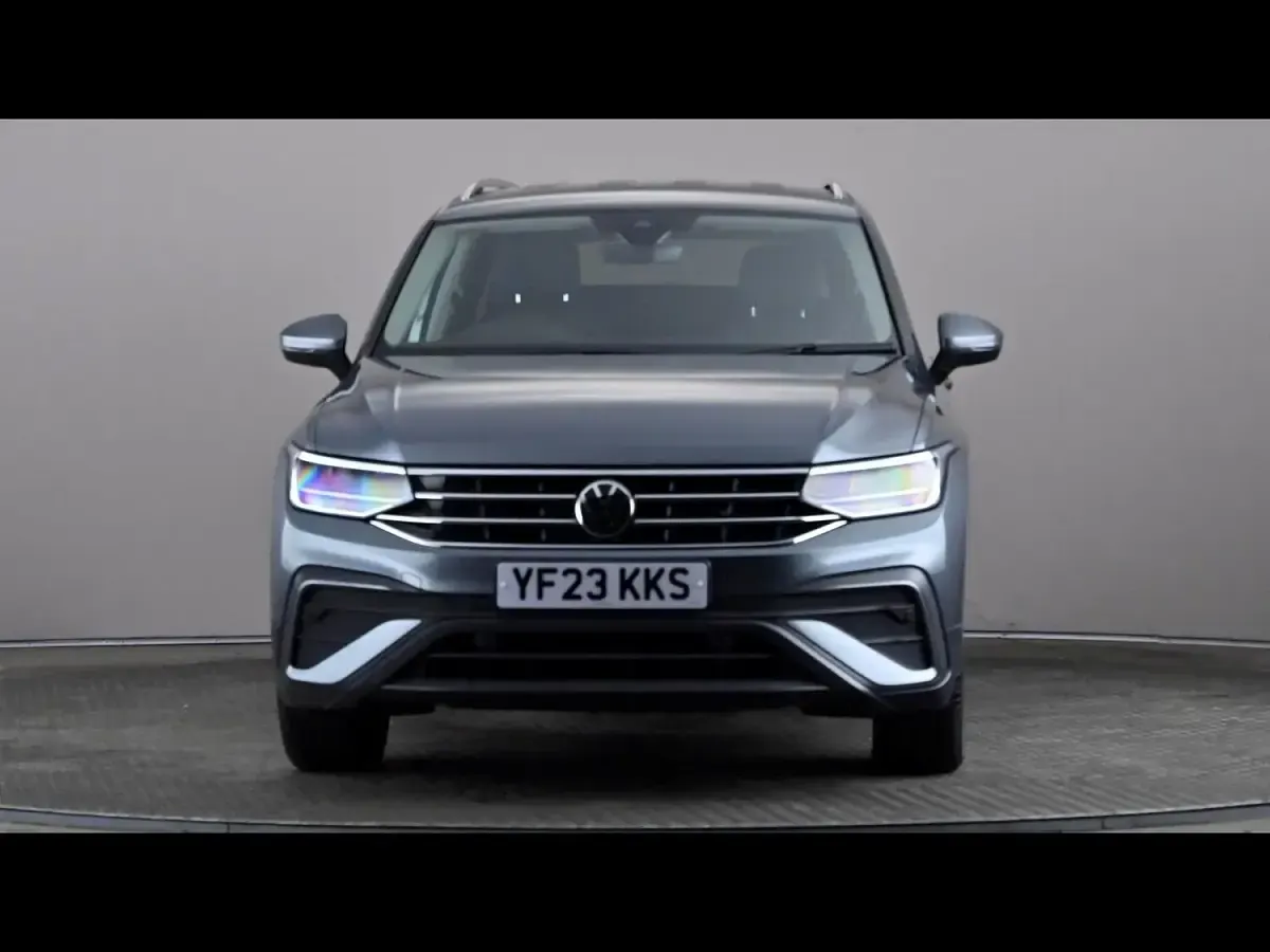 Used VW Tiguan Allspace Life 150 HP (110 kW) 2023 Grey SUV