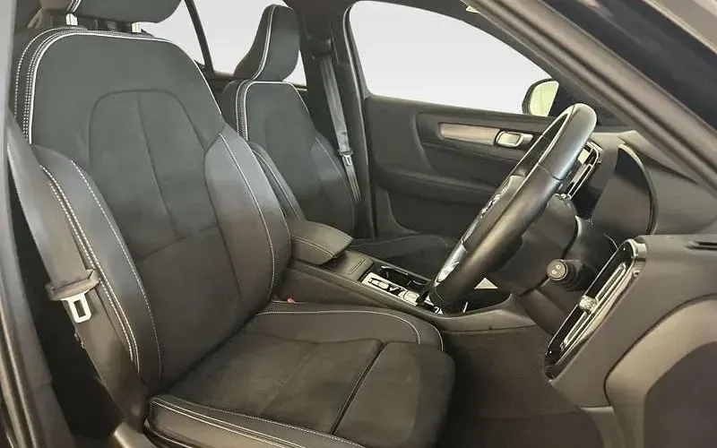 Used Volvo XC40 Plus 163 HP (119 kW) 2023 Black SUV