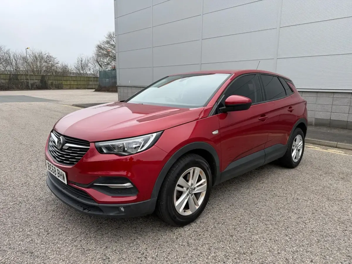 Used Vauxhall Grandland X S 130 HP (95 kW) 2019 Red SUV