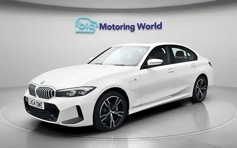 Used BMW 330e M Sport 292 HP (214 kW) 2024 White Sedan