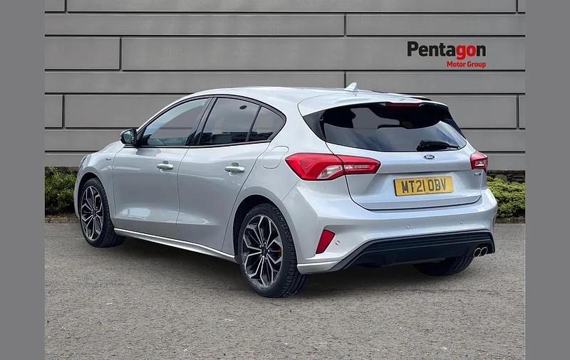 Used Ford Focus ST-Line X 123 HP (90 kW) 2021 Silver Hatchback