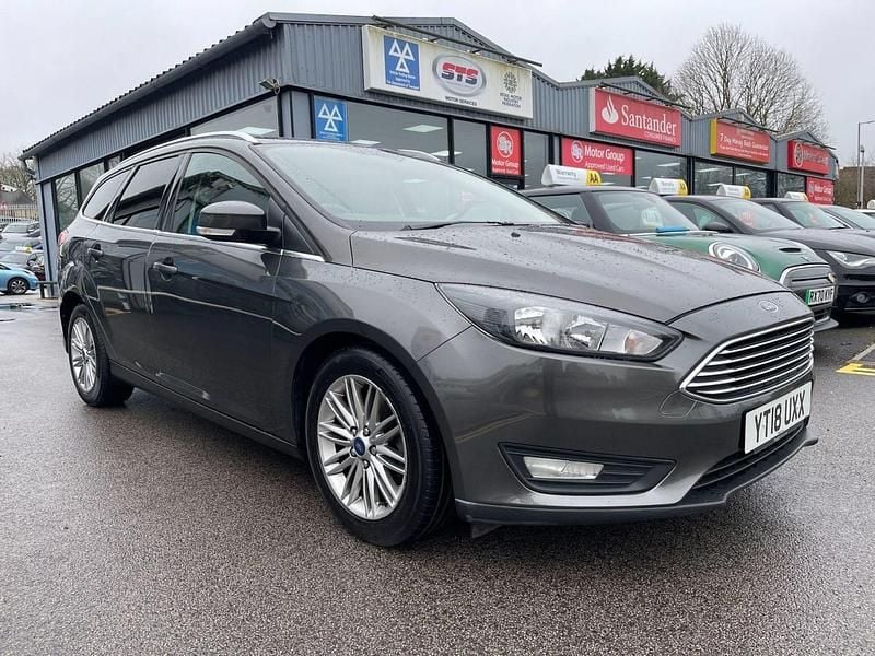 Used Ford Focus Zetec 120 HP (88 kW) 2018 Grey Estate