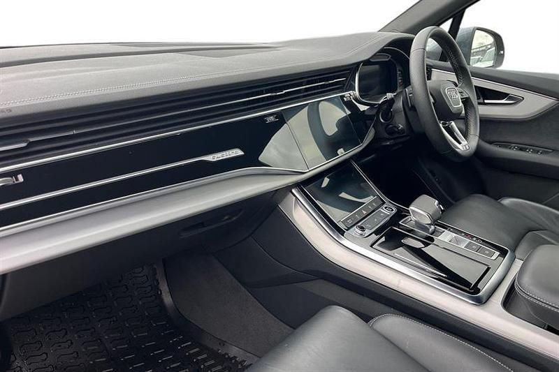 Used Audi Q7 S-Line 340 HP (250 kW) 2023 Daytona grey SUV