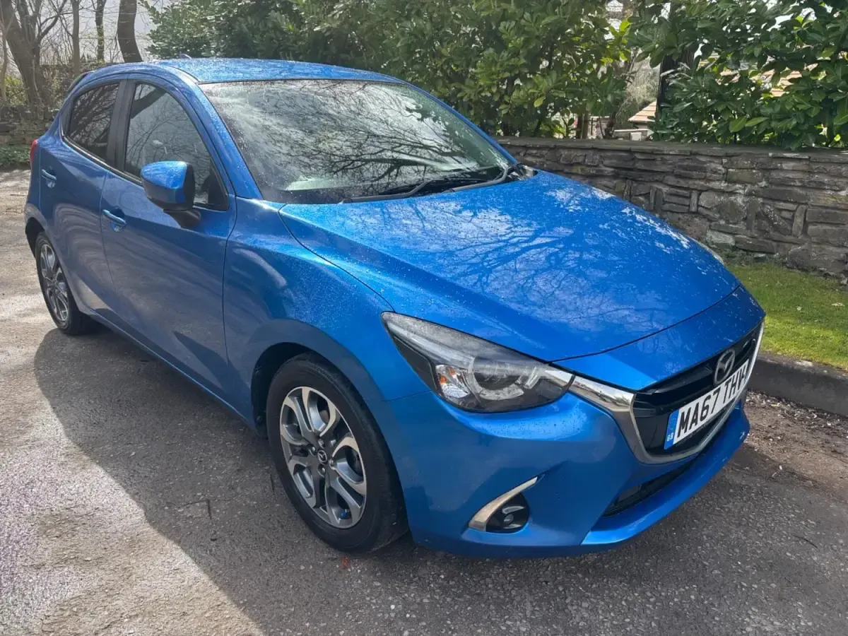 Begagnad Mazda 2 2017 Blå Halvkombi