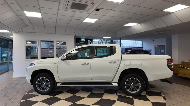 Used Mitsubishi L200 2021 White Pickup
