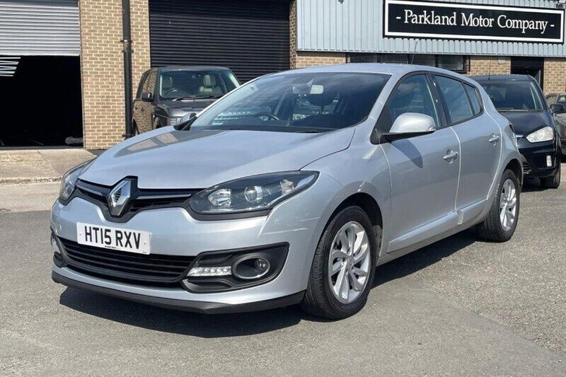 Silver Used 2015 Renault Mégane III Dynamique Hatchback | £3,999 (Fair price) - Image 1/1
