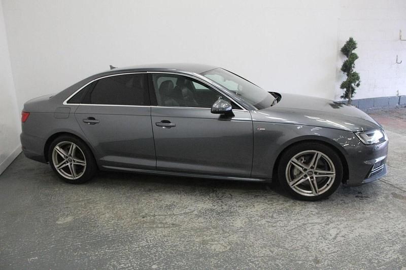 Używany Audi A4 S-Line 190 KM (139 kW) 2017 Szary Sedan/Limuzyna