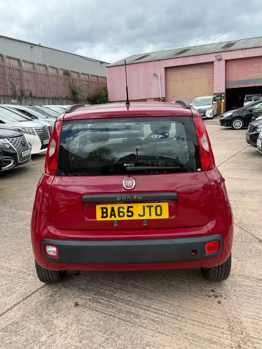 Begagnad Fiat Panda Lounge 85 HK (62 kW) 2016 Röd Halvkombi