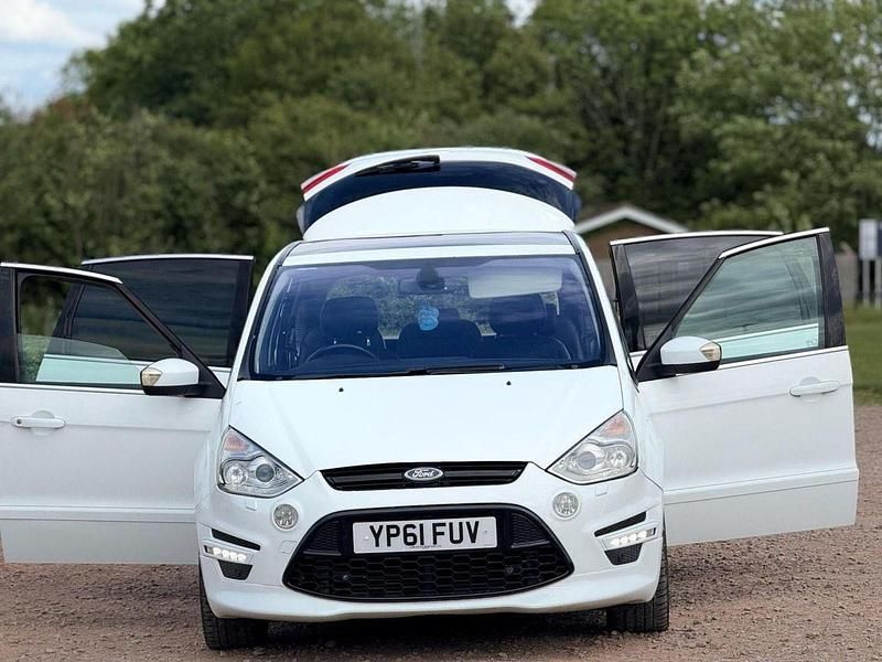 Begagnad Ford S-MAX Titanium X 2011 Vit Minibuss