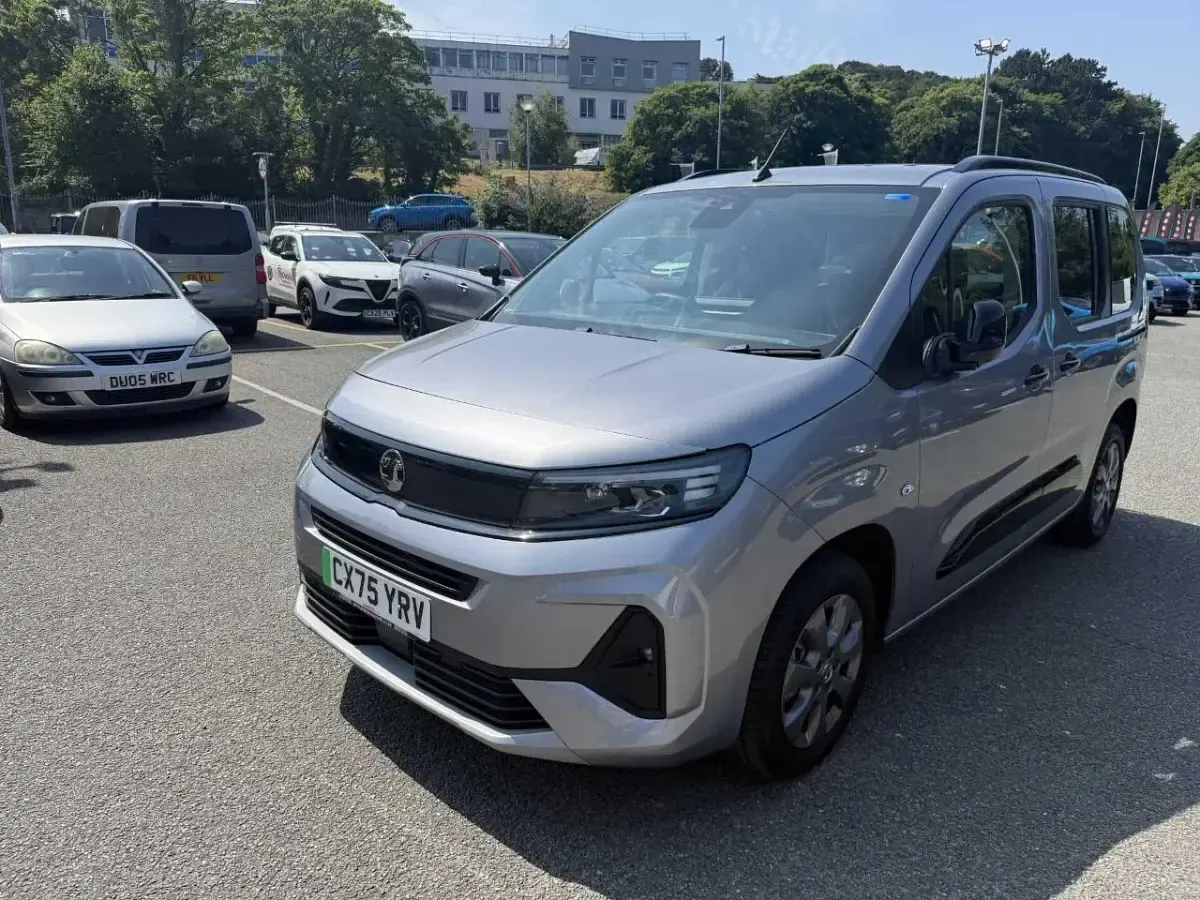 Used Vauxhall Combo Ultimate 98 kW (134 HP) 2026 Grey MPV