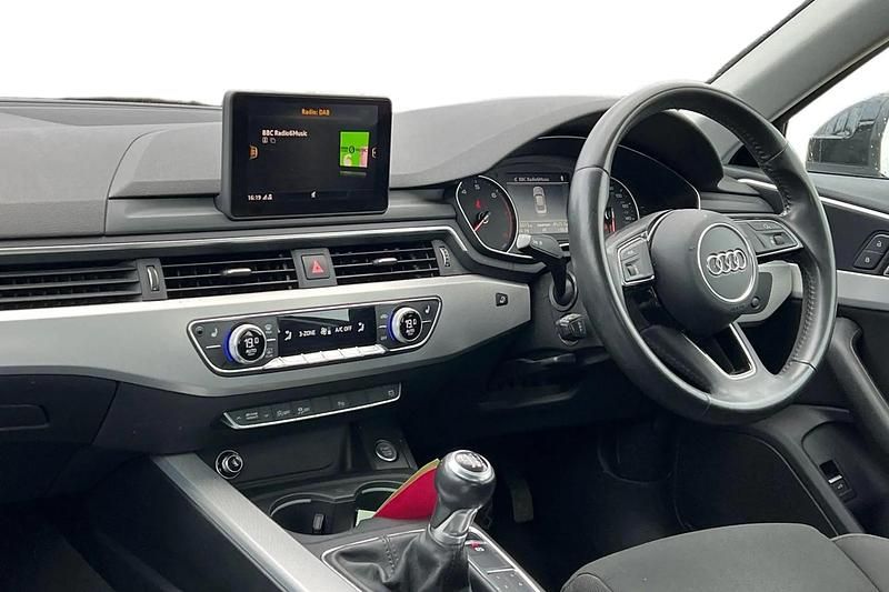 Used Audi A4 Sport 150 HP (110 kW) 2017 Black Sedan