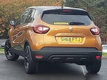Used Renault Captur Iconic 90 HP (66 kW) 2018 Orange SUV