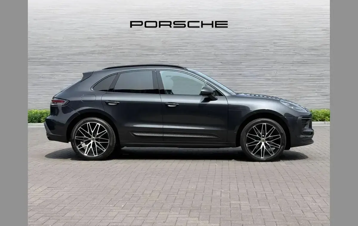 Used Porsche Macan 261 HP (191 kW) 2023 Grey SUV
