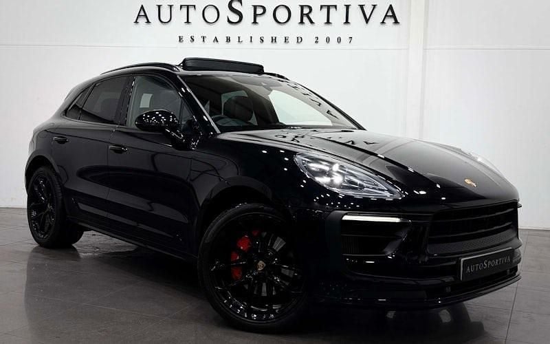 Used 2025 Porsche Macan S SUV | £49,990 - Image 1/3