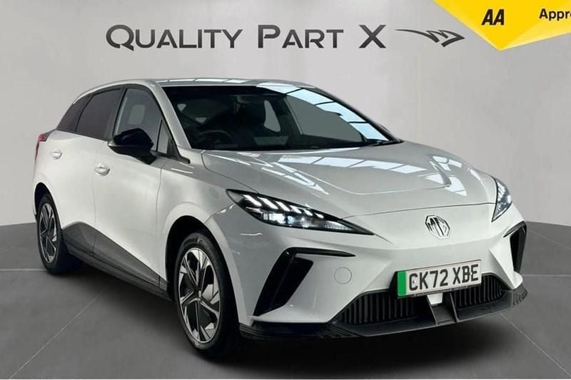 White Used 2022 MG MG4 EV SE Hatchback | £12,550 (Fair price) - Image 1/1