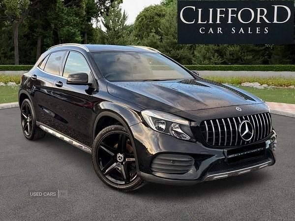 Black Used 2018 Mercedes 200 AMG line Estate | £13,995 (Fair price) - Image 1/4