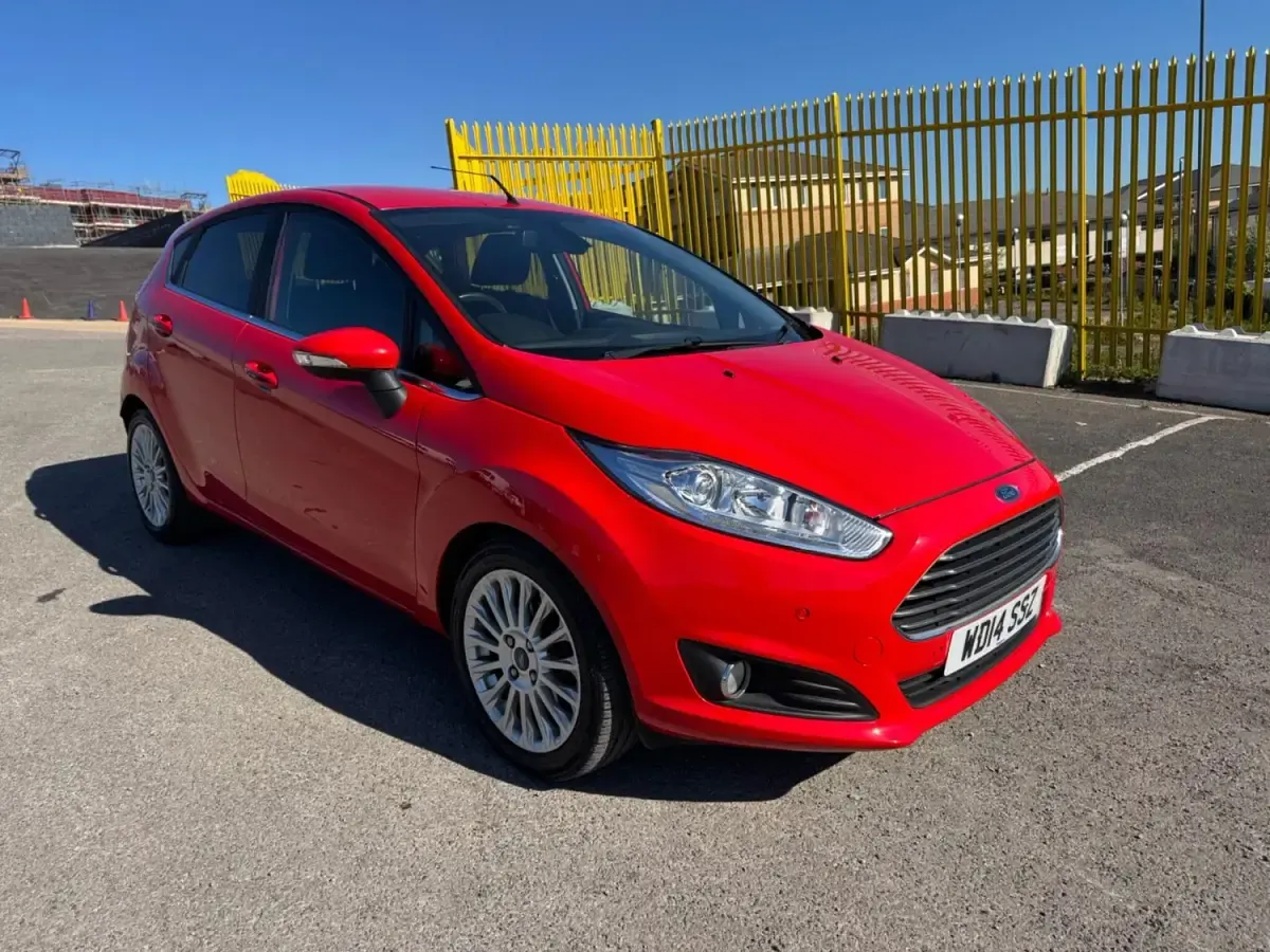Usado Ford Fiesta Titanium 2014 Vermelho Citadino