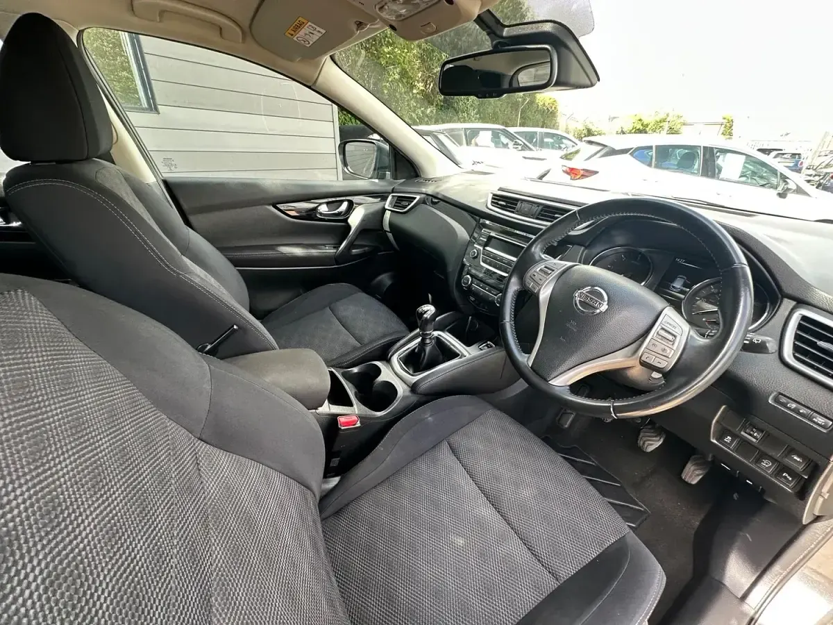 Używany Nissan Qashqai Acenta 110 KM (80 kW) 2015 Szary SUV