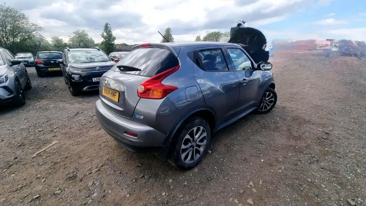 Begagnad Nissan Juke Tekna 110 HK (80 kW) 2014 Grå SUV