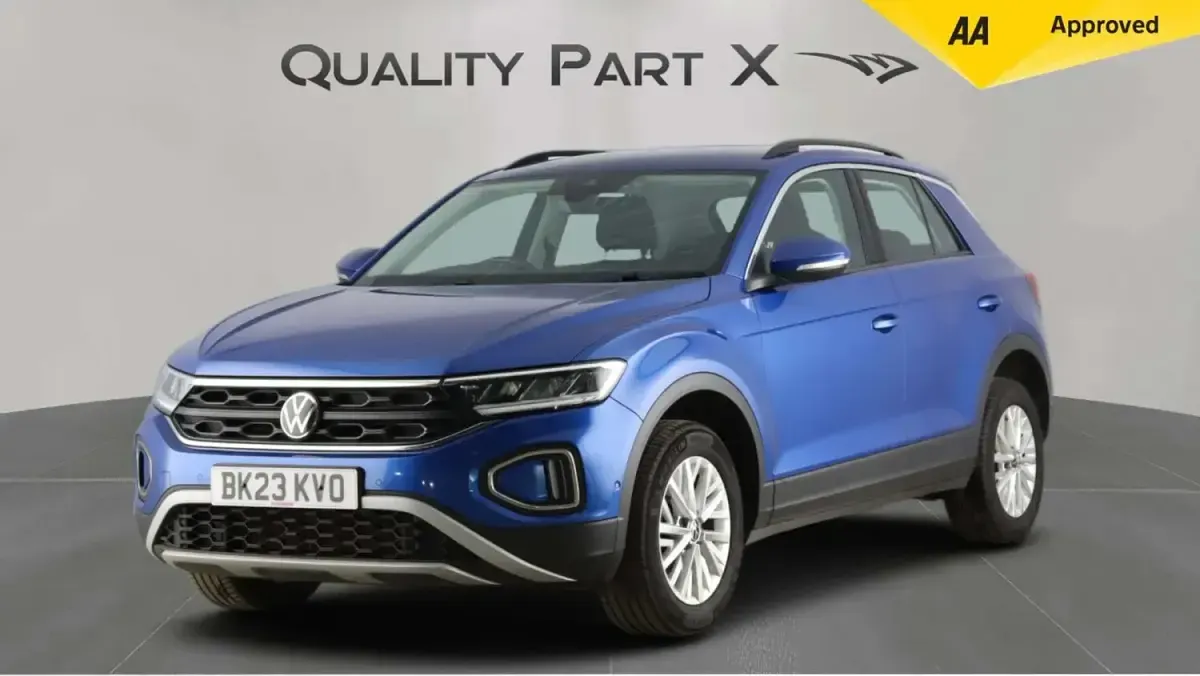 Used VW T-Roc Life 150 HP (110 kW) 2023 Blue SUV