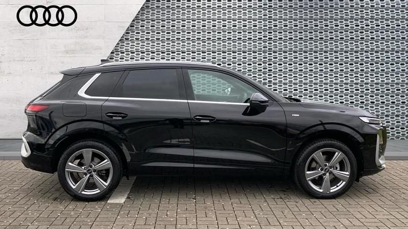 New Audi Q3 S-Line 150 HP (110 kW) 2026 Black SUV