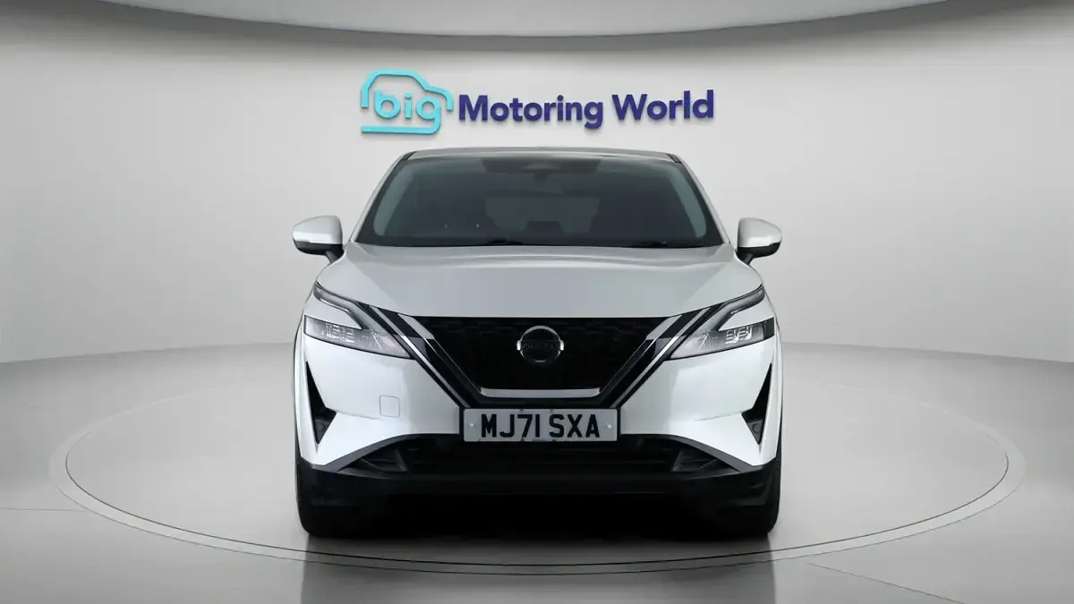 Used Nissan Qashqai Acenta Premium 2021 White SUV