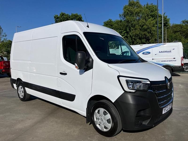 White Used 2022 Renault Master Business Van | £16,995 (Fair price) - Image 1/4