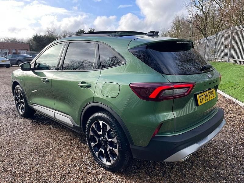 Usado Ford Kuga Active 243 CV (178 kW) 2025 Verde SUV
