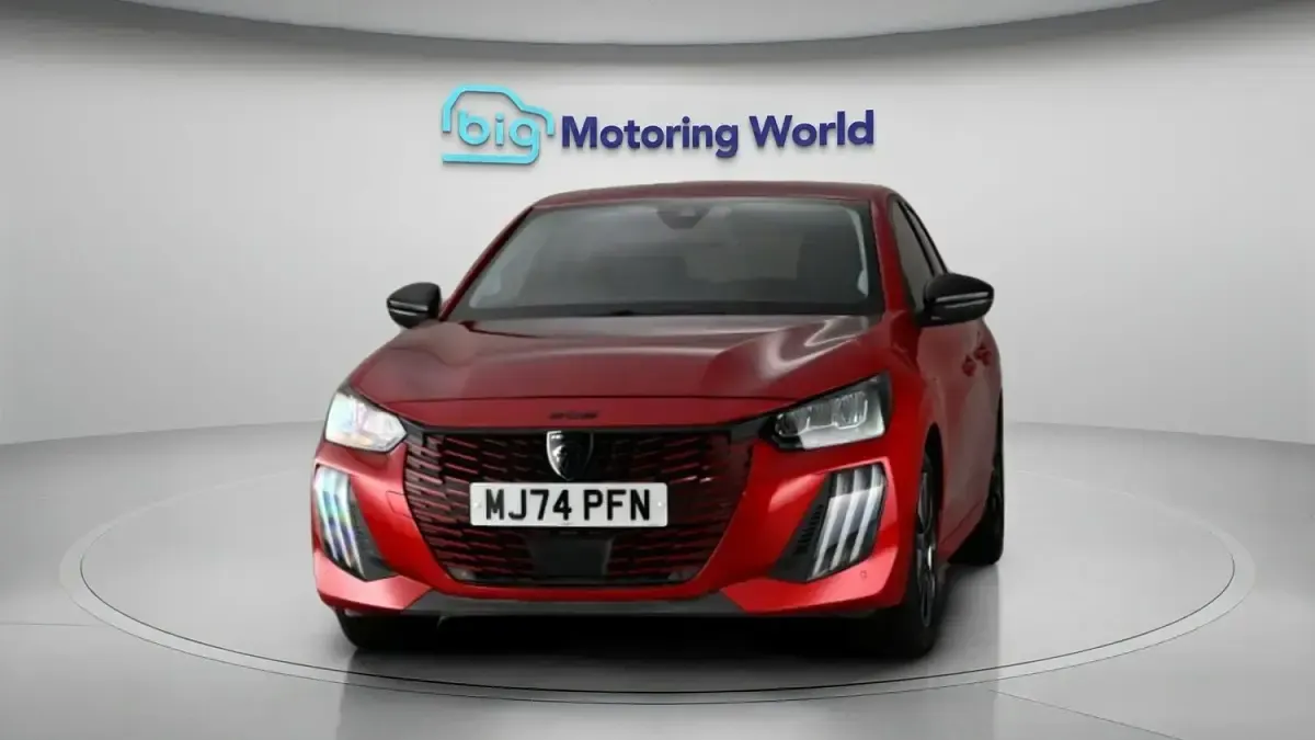Used Peugeot 208 Allure 100 HP (73 kW) 2024 Red Hatchback