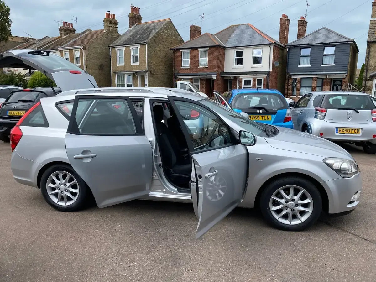 Used Kia Ceed 2012 Silver Hatchback