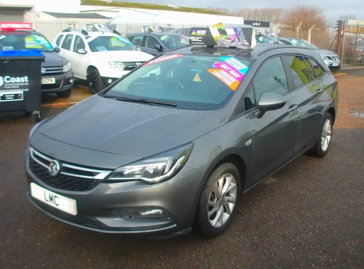 Used Vauxhall Astra S 105 HP (77 kW) 2019 Grey Estate