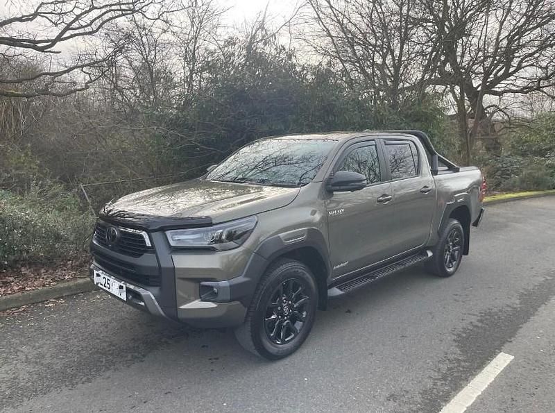 Usado Toyota HiLux 204 CV (150 kW) 2025 Marrón Pickup/Camioneta