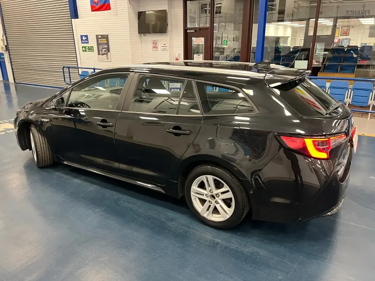 Begagnad Toyota Corolla 122 HK (89 kW) 2020 Svart Kombi