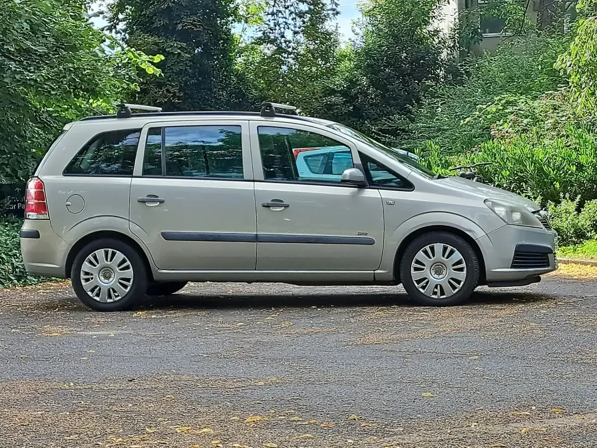 Used Vauxhall Zafira 2007 Beige MPV