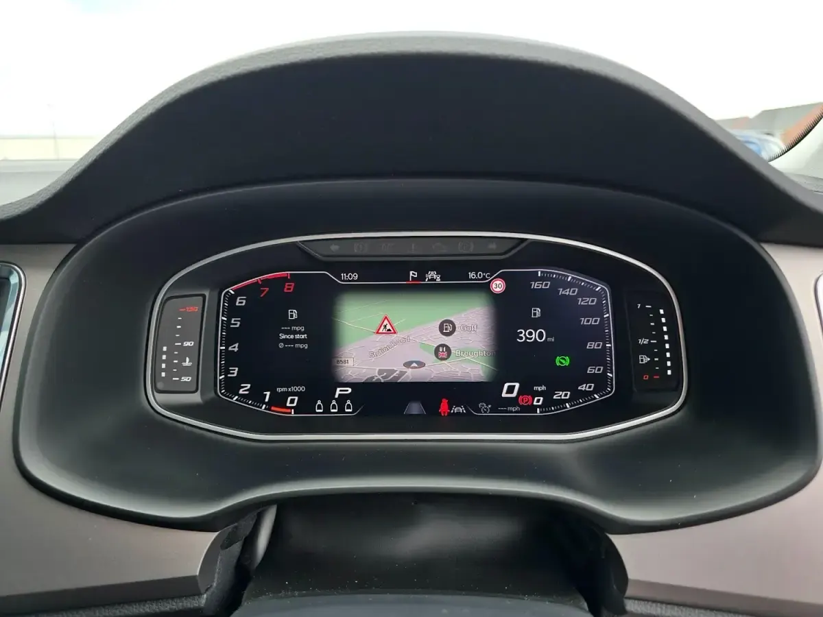 Usado Seat Ateca Xperience Lux 150 HP (110 kW) 2025 Vermelho SUV