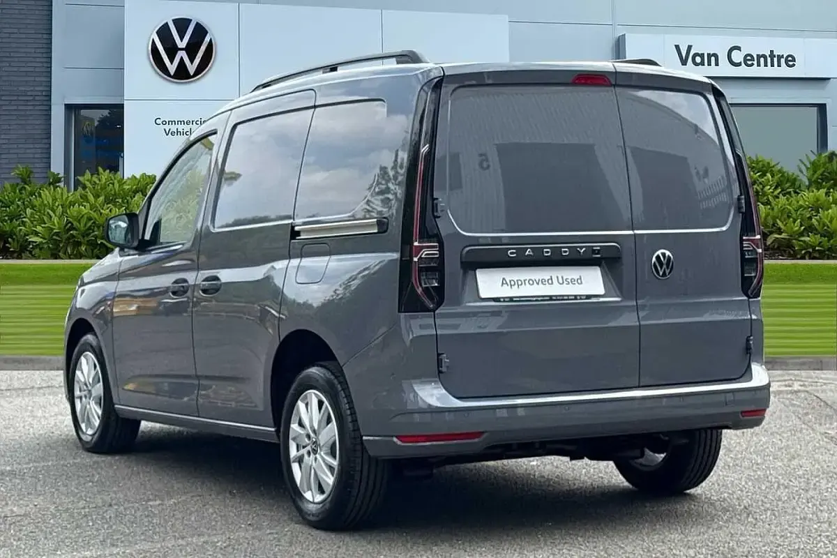 Ny VW Caddy Pro 122 HK (89 kW) 2025 Grå Minibuss