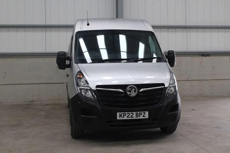 Used Vauxhall Movano Edition 135 HP (99 kW) 2022 Silver