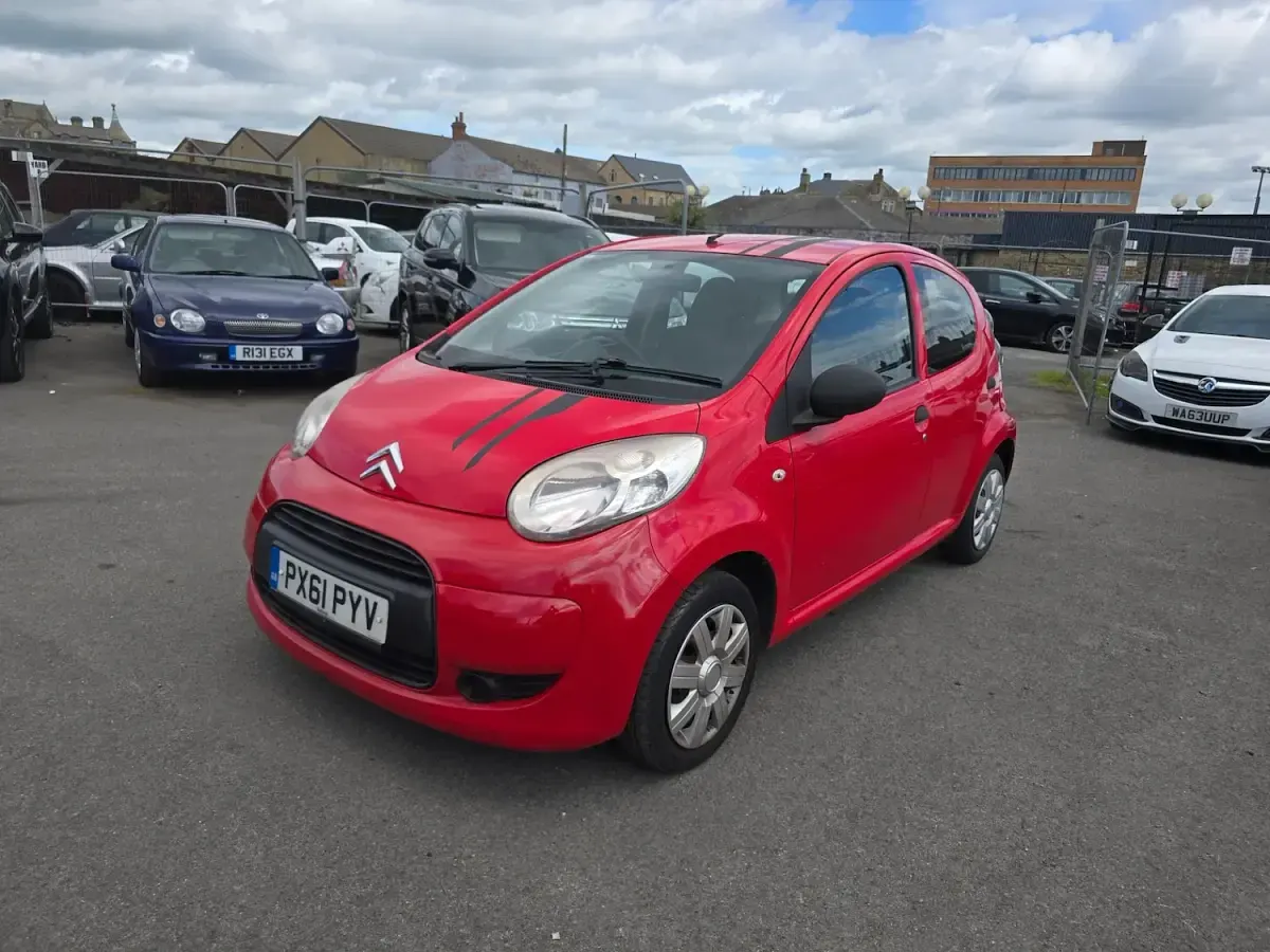 Used Citroën C1 VTR Sport 68 HP (50 kW) 2011 Red Hatchback