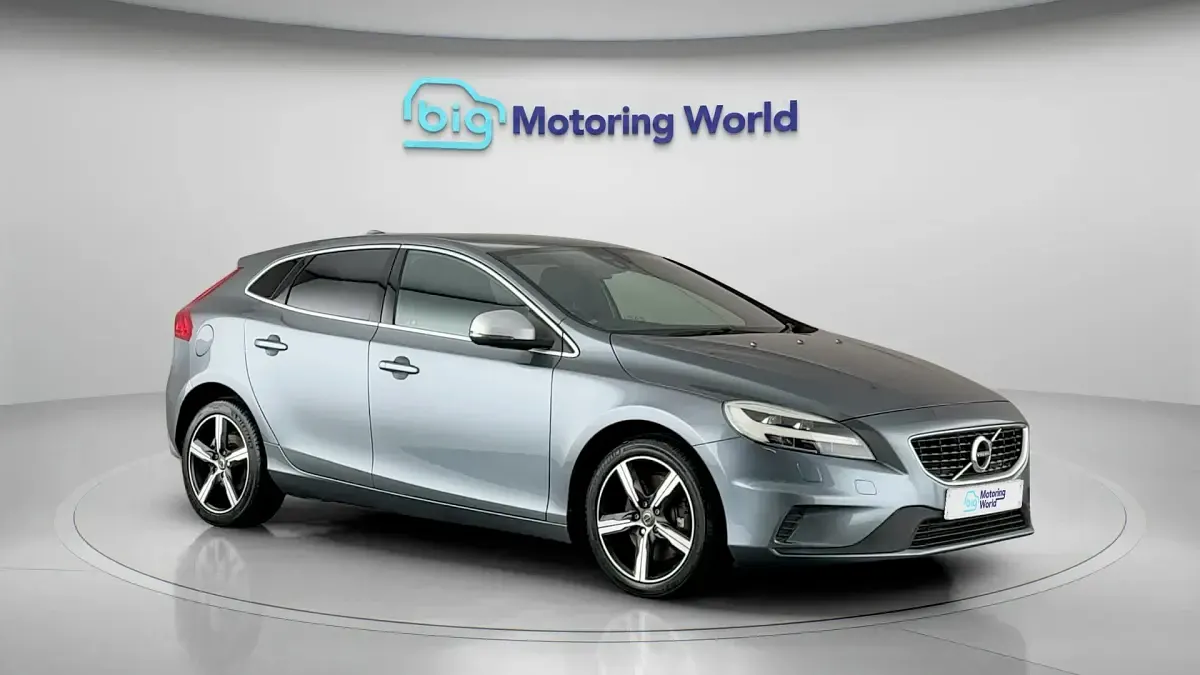 Usado Volvo V40 R-Design 122 HP (89 kW) 2018 Citadino