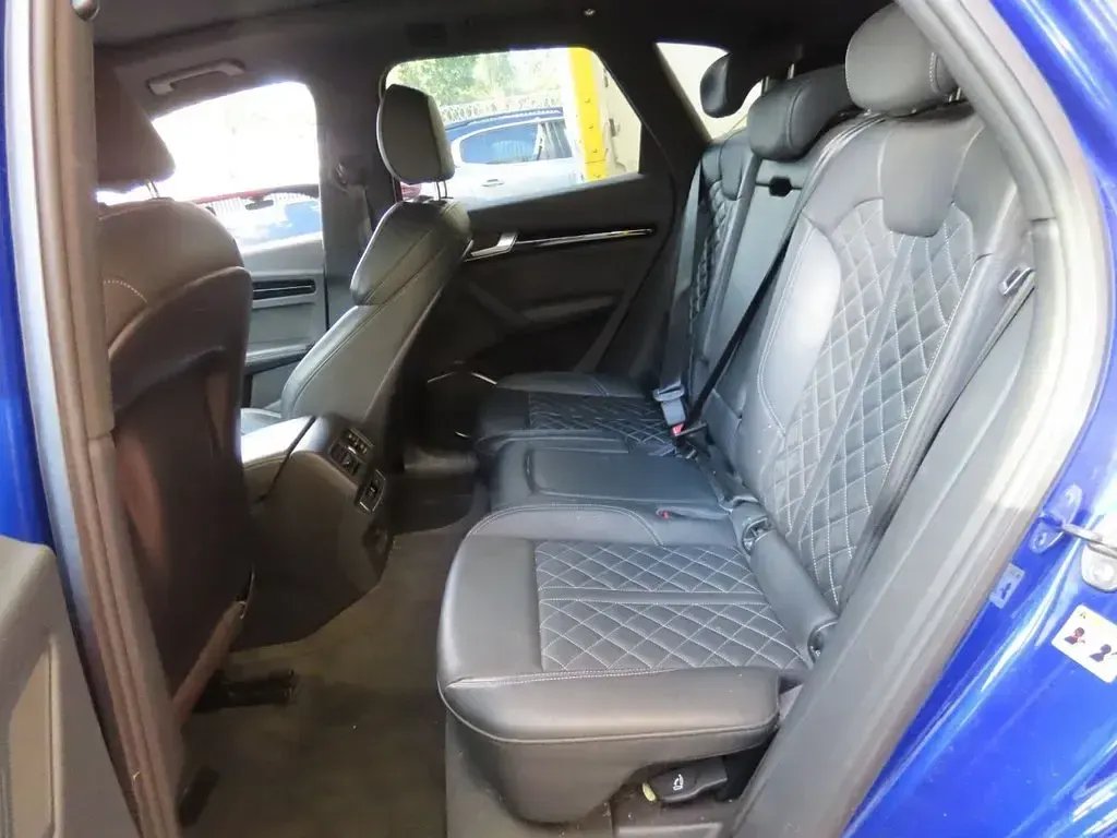 Used Audi Q5 Comfort 204 HP (150 kW) 2021 Blue SUV