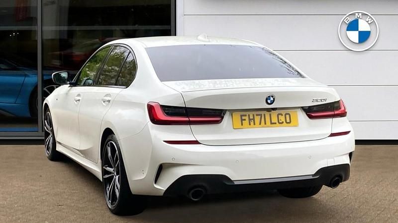 Begagnad BMW 320 M Sport 181 HK (133 kW) 2021 Vit