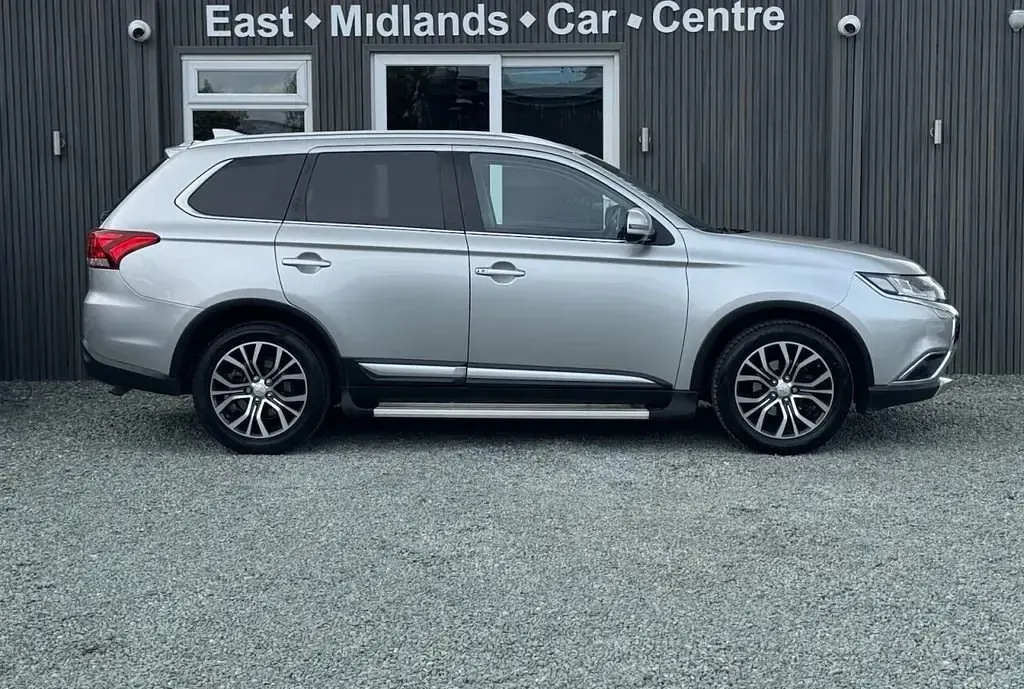 Używany Mitsubishi Outlander 147 KM (108 kW) 2018 Srebrny SUV