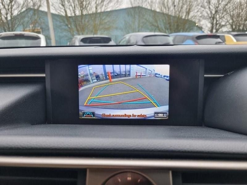 Used Lexus IS300h Luxury Line 223 HP (164 kW) 2014 Silver Sedan