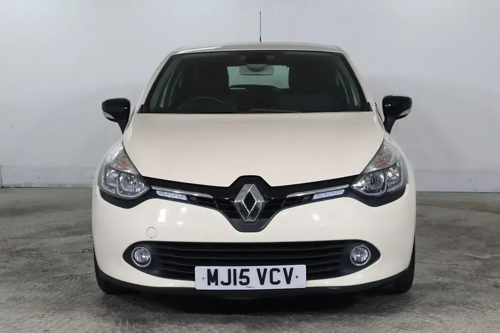 Usado Renault Clio IV Dynamique 75 CV (55 kW) 2015 Blanco Utilitario
