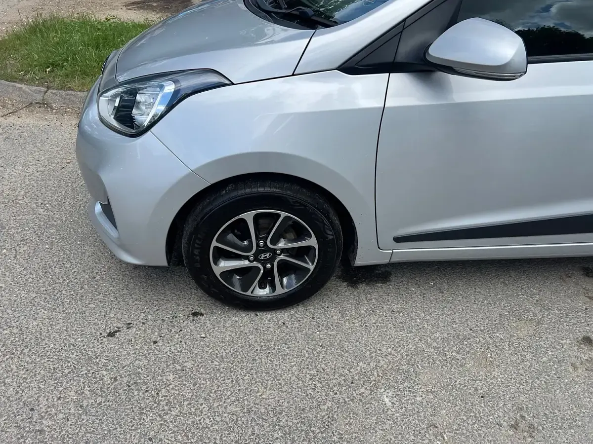 Used Hyundai i10 Premium 87 HP (63 kW) 2018 Grey Hatchback
