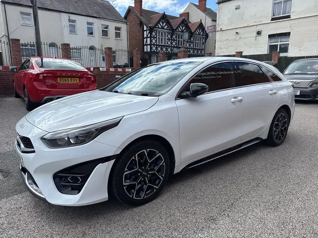Used Kia ProCeed GT-Line 160 HP (117 kW) 2021 White Estate