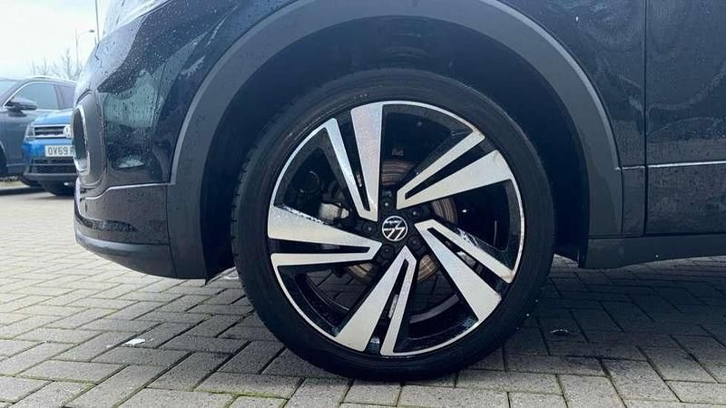 Used VW T-Cross R-line 110 HP (80 kW) 2022 Deep black pearl SUV
