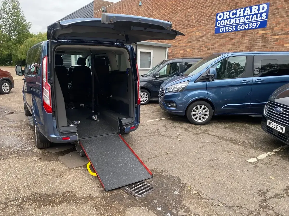 Used Ford Tourneo Custom Titanium 2019 Blue Van